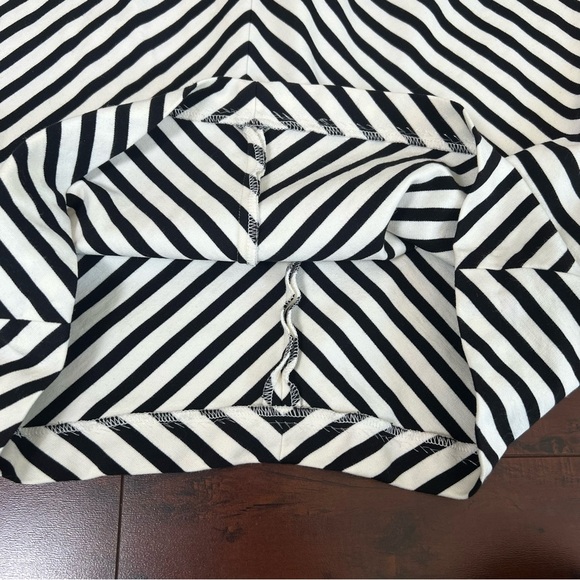 REISS Petula Shift Dress Knee Length Black White Stripe Chevron Print Size 8 - Picture 8 of 11